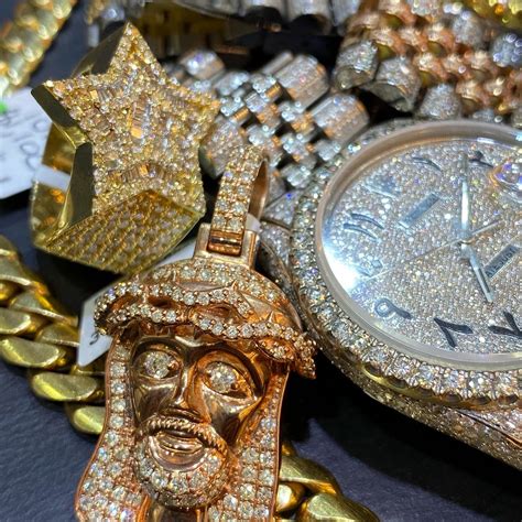 Ultimate Luxury: The Iced Out Cartier Watch Guide 